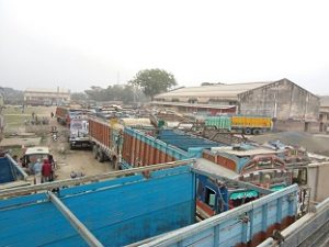 27-naugachia-fci-godam-me-khra-trk