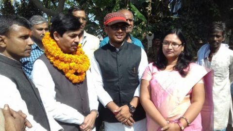 यूपी जीते तो हर पंचायत में होगी होली : शाहनवाज