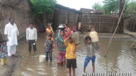 जल जमाव की समस्या से जूझ रहे है खरीक बाजार के लोग-Naugachia News