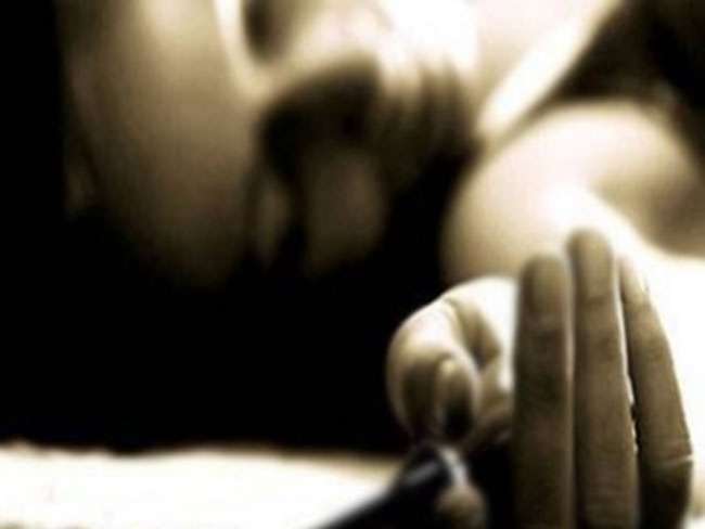 कटिहार: पत्नी की हत्या कर उसके जिस्म से लिपट कर छह घंटे सोता रहा पति, फिर…