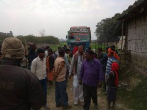 भागलपुर: जीरोमाइल के पास ट्रक की ठोकर से साइकिल सवार युवक जख्मी, आवागमन बाधित