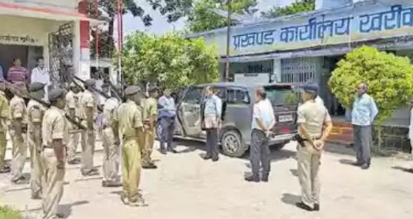 बिहपुर ब्लॉक से सरकारी फाइलें गायब कमिश्नर ने निरीक्षण में पकड़ी गड़बड़ी -Naugachia News