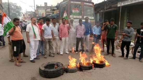 भागलपुर: पूर्व बिहार बंद समर्थकों का उत्पात, सड़क मार्ग पूरी तरह किया अवरूद्ध, वाहनों के शीशे तोड़े