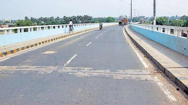 विक्रमशिला पुल मरम्मत : रविवार को भी अवकाश में काम करने के निर्देश, काम तेजी से निबटाना होगा