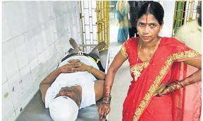 भागलपुर : गाड़ी खड़ी किया दुकानदार आया और दे हथौड़ी से मारा, स्क्रू ड्राइवर सिर में घुसेर दिया