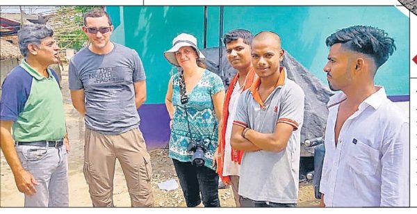नवगछिया : गूगल कंपनी के पदाधिकारी अपने सहयोगियों के साथ नवगछिया पहुंचे, लोगों से की पूछताछ -Naugachia News