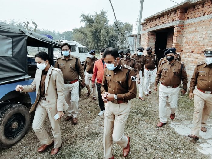नवगछिया पहुचे DIG.. फरार अपराधियों की गिरफ्तारी, स्टेशन डायरी 24 घंटे.. आदि निर्देश