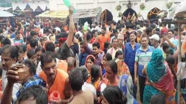 नवगछिया : ब्रजलेश्वरधाम में एक लाख से अधिक शिवभक्तों ने किया जलाभिषेक