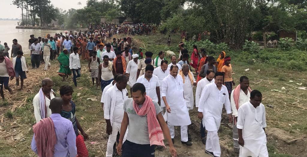 नवगछिया : तेजस्वी से मिलकर कटाव पीड़ित का समस्या का समाधान अभिलंब क्या जाएगा – बुलो मंडल