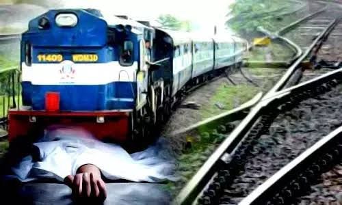 नवगछिया : ट्रेन पर चढ़ने के दौरान पैर फिसला.. कटकर महिला की मौत