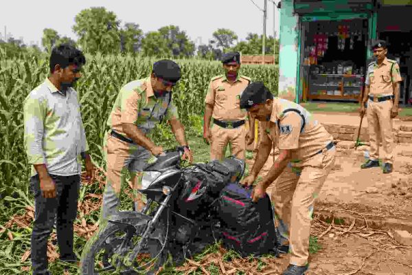 नवगछिया : लूट व चोरी की घटनाएं, पुलिस ने बरामद की बाइक